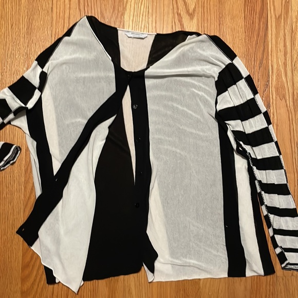 Cardigan - Picture 2 of 4